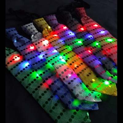 CORBATA LENTEJUELAS LED