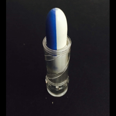 LABIAL CELESTE Y BLANCO