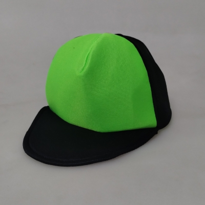 GORRA NEGRA Y FLUO DE TELA LISA